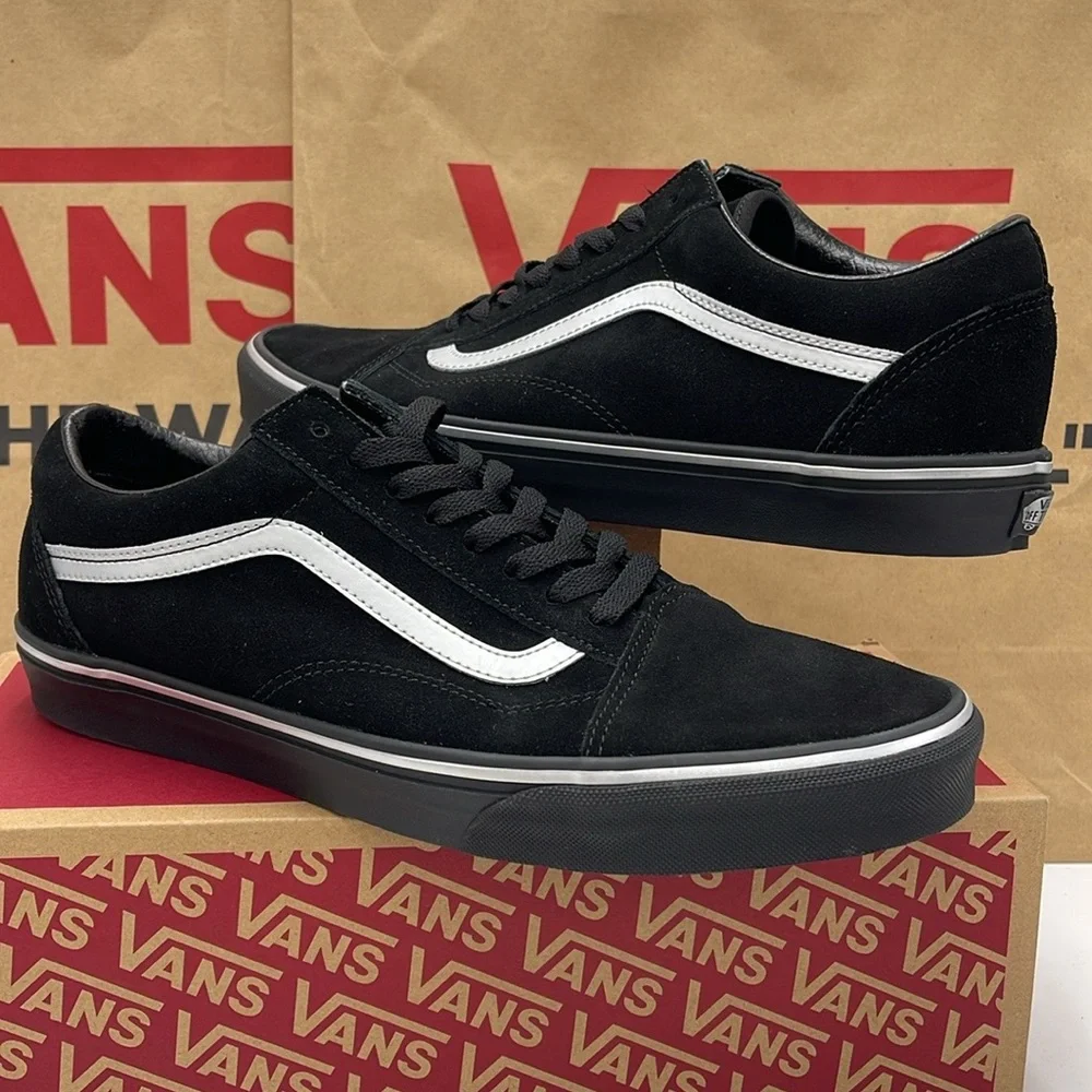 Vans Men’s Black and White Sneakers Old Skool
Metallic Black
VN000CTERMA - Picture 7 of 16